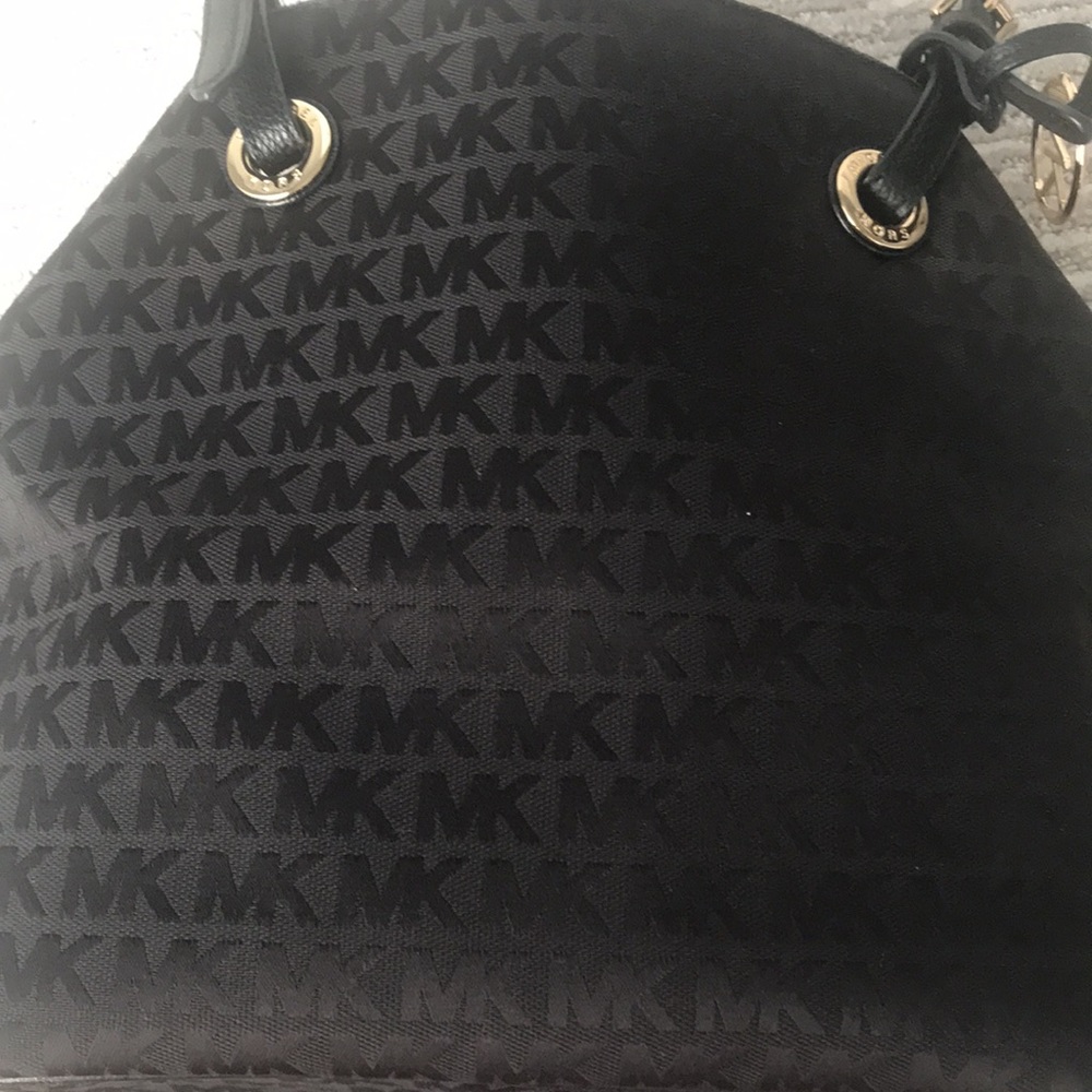 Michael Kors Black Canvas bucket purse - Picture 9 of 12
